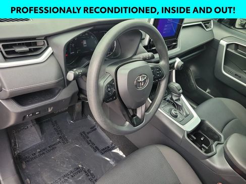 Certified 2024 Toyota RAV4 LE AWD/4WD image 7
