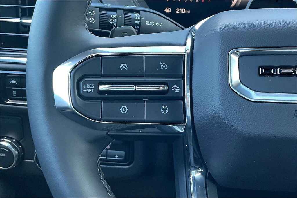 New 2025 GMC Yukon Denali w/ Denali Reserve Package RWD image 19