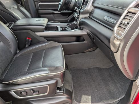 Used 2024 RAM 1500 Laramie image 28