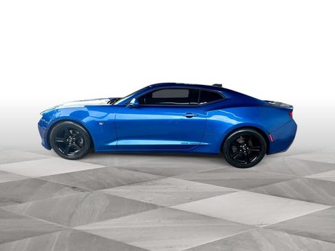 Used 2018 Chevrolet Camaro LT RWD image 5