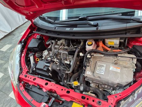 Used 2015 Toyota Prius C One FWD image 7