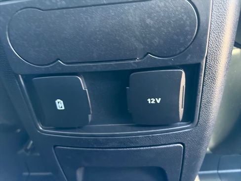Used 2024 Ford Explorer XLT w/ Equipment Group 202A AWD/4WD image 35