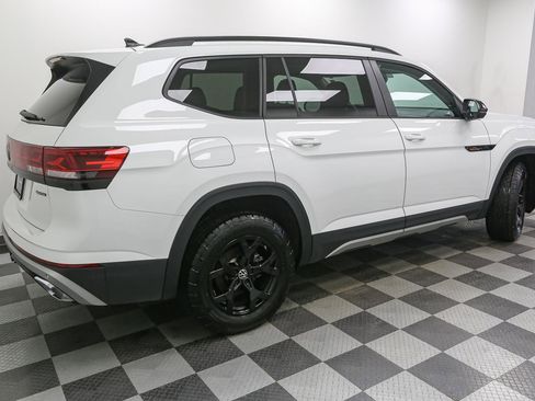 Certified 2025 Volkswagen Atlas Peak Edition SE image 11