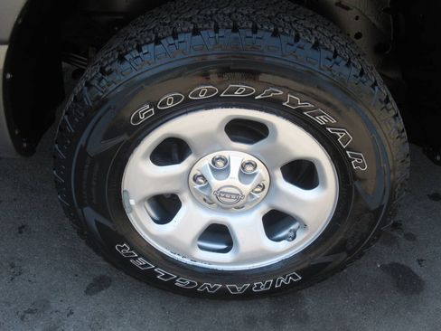 Used 2023 Nissan Titan S AWD/4WD image 7
