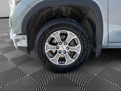 Used 2025 GMC Sierra 1500 SLT image 9