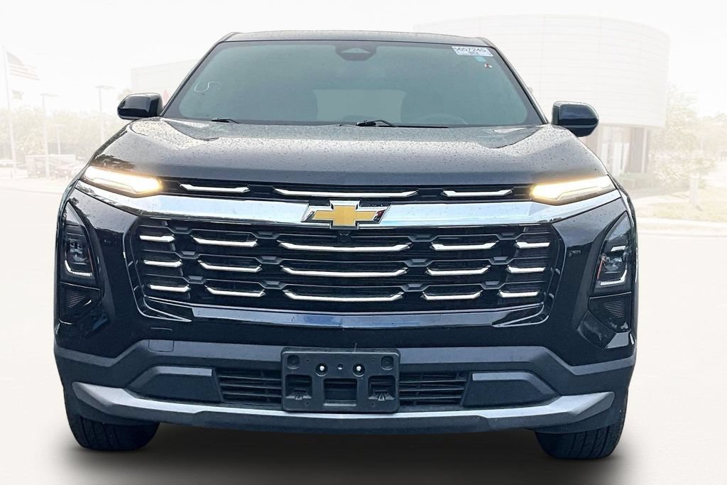 Used 2025 Chevrolet Equinox LT FWD image 2
