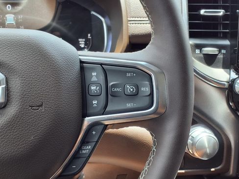 Used 2025 RAM 1500 Laramie AWD/4WD image 23