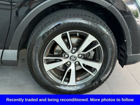 Used 2018 Toyota RAV4 XLE FWD image 8