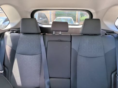 Used 2025 Toyota RAV4 XLE FWD image 23