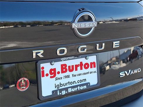 Used 2023 Nissan Rogue SV image 30