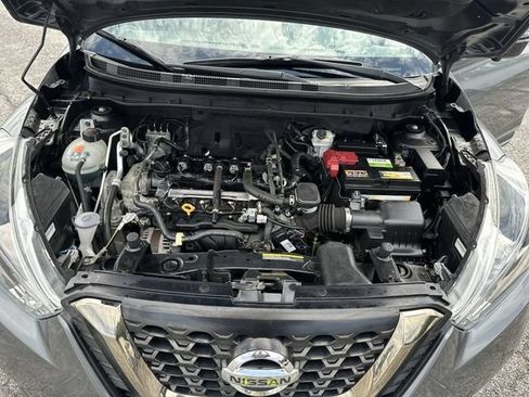Used 2019 Nissan Kicks SR FWD image 19