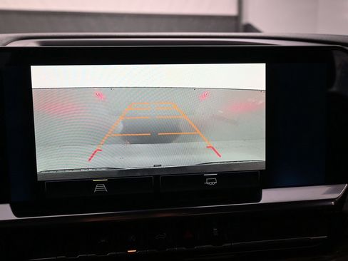 Used 2022 Chevrolet Silverado 1500 LT image 13