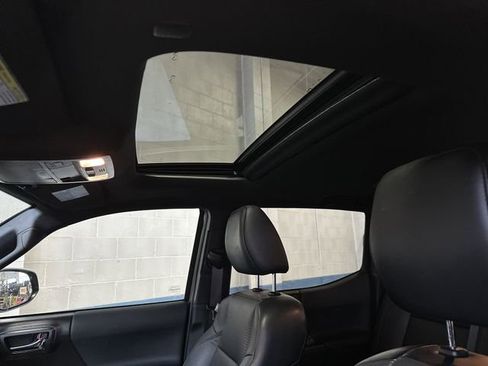 Used 2023 Toyota Tacoma TRD Sport image 7