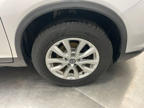 Used 2020 Nissan Rogue SV AWD/4WD image 9