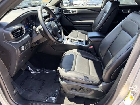 Used 2020 Ford Explorer XLT w/ Equipment Group 202A RWD image 17