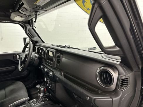 Used 2023 Jeep Gladiator Sport AWD/4WD image 24