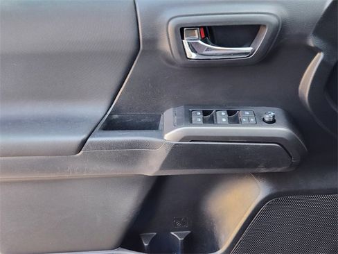 Used 2023 Toyota Tacoma TRD Sport image 19