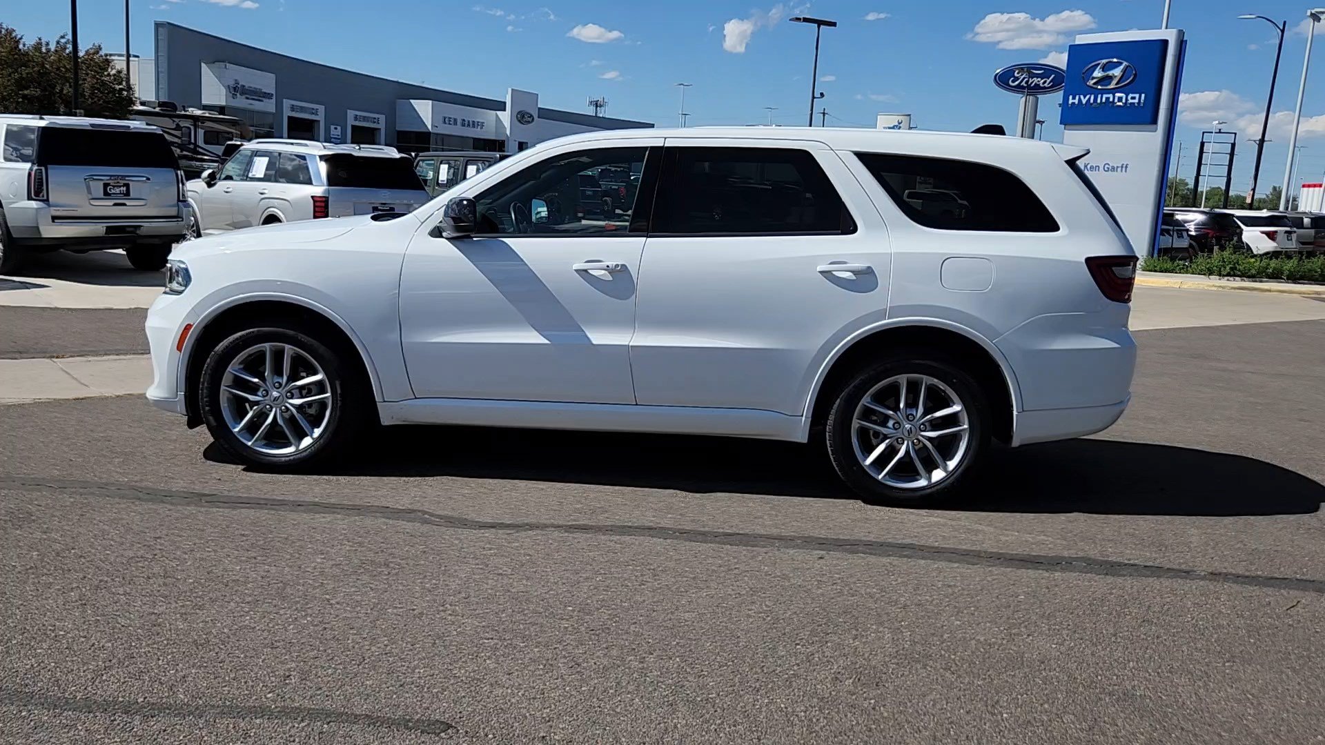 Used 2025 Dodge Durango GT AWD/4WD image 2