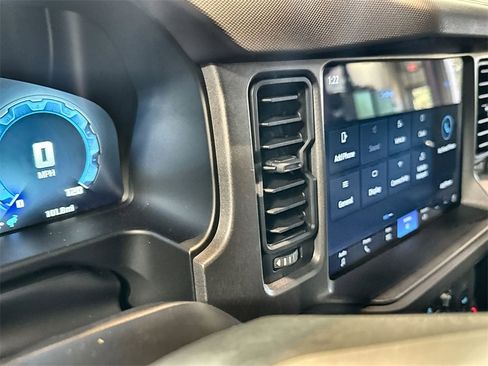 New 2025 Ford Bronco 4-Door image 15