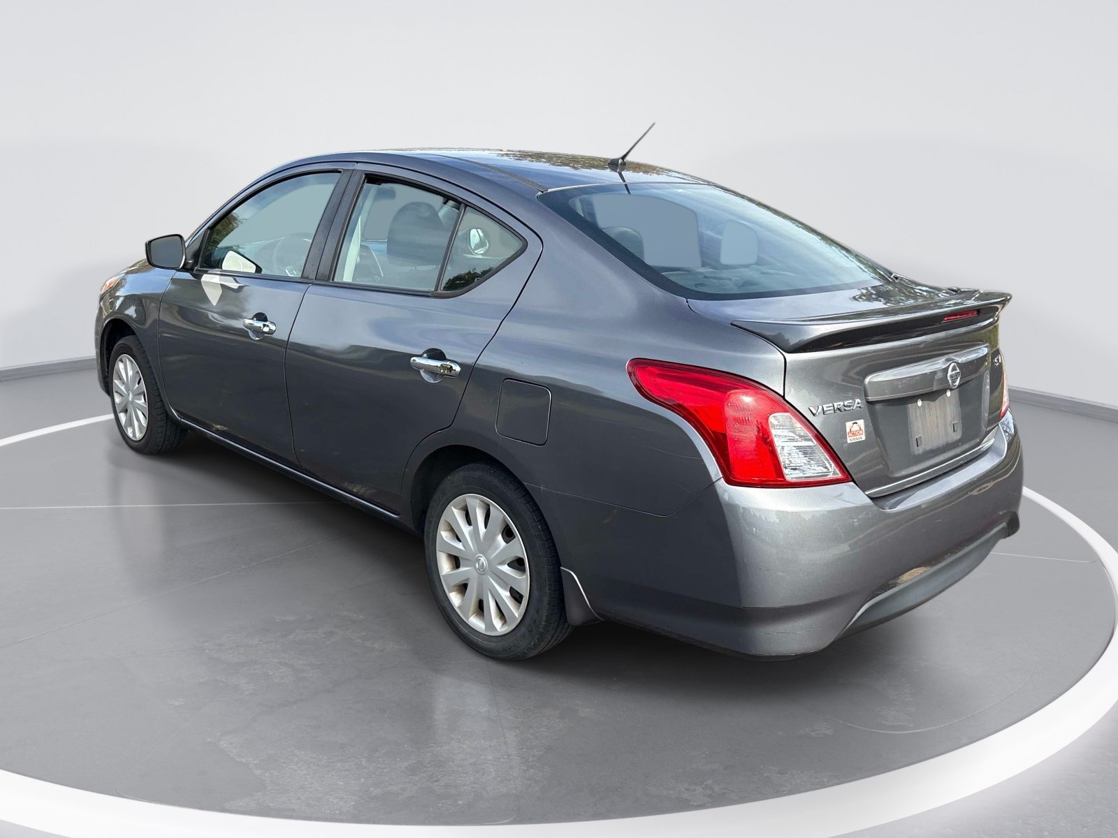 Used 2017 Nissan Versa SV FWD image 6