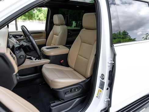 Used 2021 Chevrolet Suburban Premier w/ Texas Edition RWD image 40