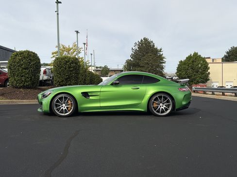 Used 2018 Mercedes-Benz AMG GT R image 12