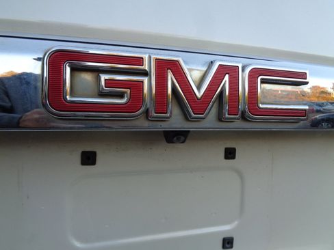 Used 2015 GMC Yukon Denali w/ Touring Package image 15