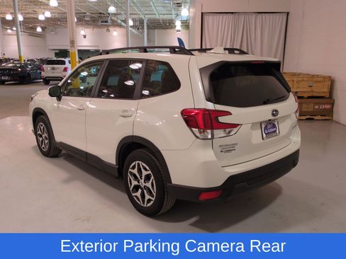 Certified 2023 Subaru Forester Premium AWD/4WD image 5