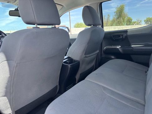Used 2017 Toyota Tacoma SR5 w/ Tow Package AWD/4WD image 18