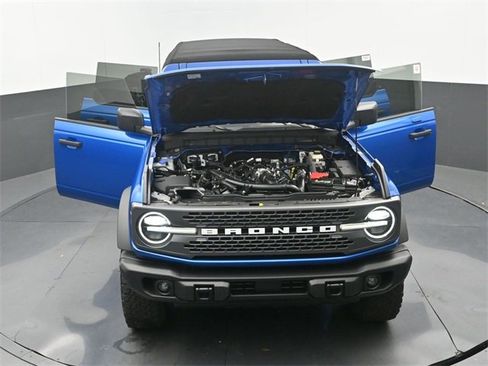 Used 2023 Ford Bronco Badlands image 34