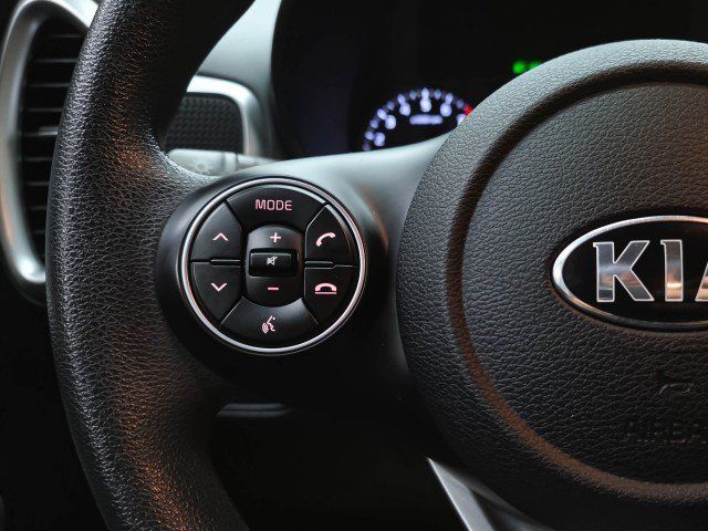 Used 2020 Kia Soul LX FWD image 18
