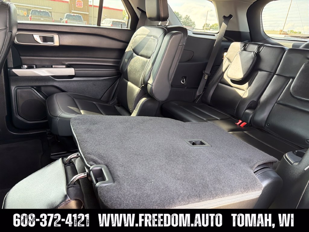 Used 2024 Ford Explorer XLT w/ Equipment Group 202A AWD/4WD image 29