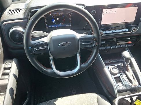 Used 2023 Chevrolet Colorado Z71 w/ Z71 Convenience Package 2 AWD/4WD image 11