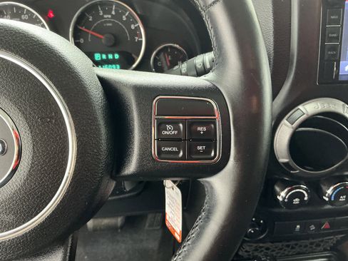 Used 2013 Jeep Wrangler Unlimited Sport image 9