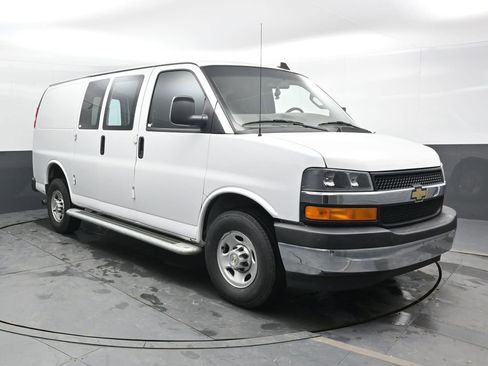Used 2023 Chevrolet Express 2500 w/ Driver Convenience Package image 5