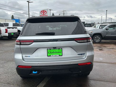 Used 2024 Jeep Grand Cherokee Trailhawk image 4