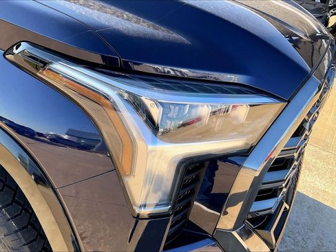 Used 2022 Toyota Tundra Platinum image 27