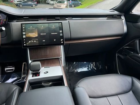 Used 2024 Land Rover Range Rover Long Wheelbase Autobiography image 17