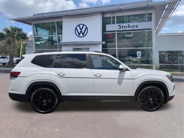 New 2026 Volkswagen Atlas SE FWD image 3
