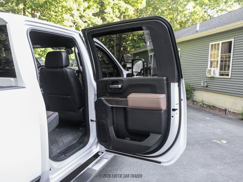 Used 2022 Chevrolet Silverado 3500 High Country w/ Technology Package AWD/4WD image 32