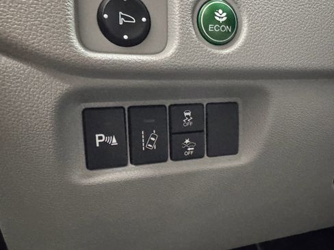 Used 2017 Honda Pilot Touring image 19