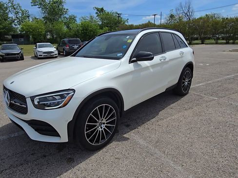 Used 2021 Mercedes-Benz GLC 300 4MATIC image 4