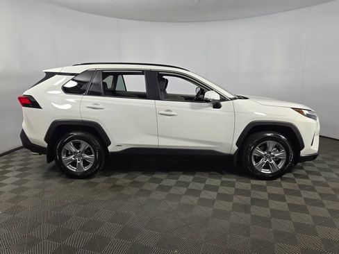 Used 2025 Toyota RAV4 XLE AWD/4WD image 15
