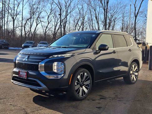 New 2026 Mitsubishi Outlander SEL image 3