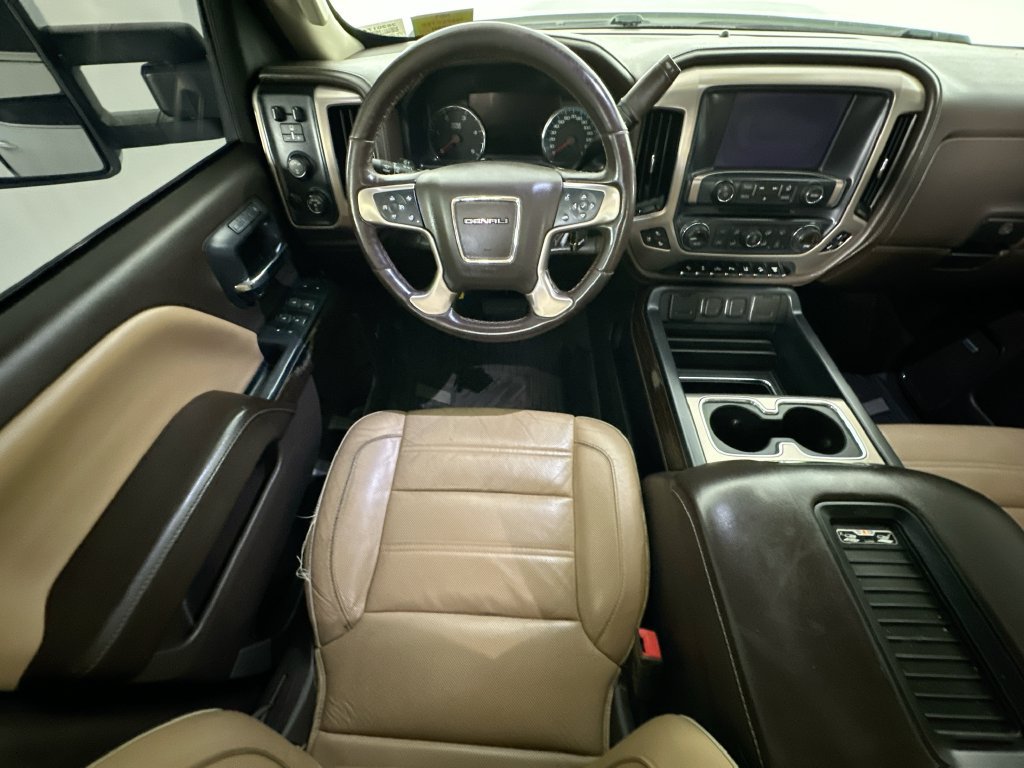 Used 2019 GMC Sierra 2500 Denali w/ Duramax Plus Package AWD/4WD image 9