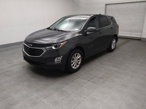 Used 2019 Chevrolet Equinox LT w/ Driver Convenience Package FWD image 2