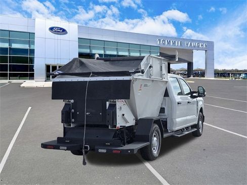 Used 2023 Ford F250 XL image 3