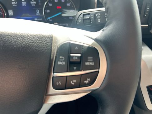 Used 2022 Ford Explorer XLT w/ Equipment Group 202A image 25