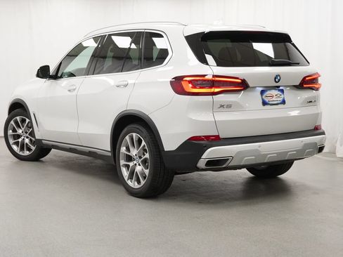 Used 2022 BMW X5 xDrive40i w/ Premium Package AWD/4WD image 2