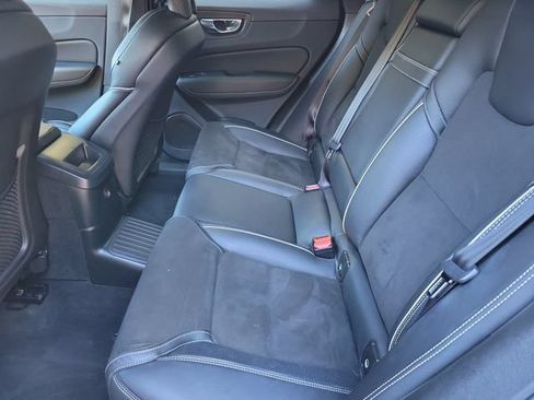 Used 2019 Volvo XC60 T8 R-Design w/ Advanced Package AWD/4WD image 17